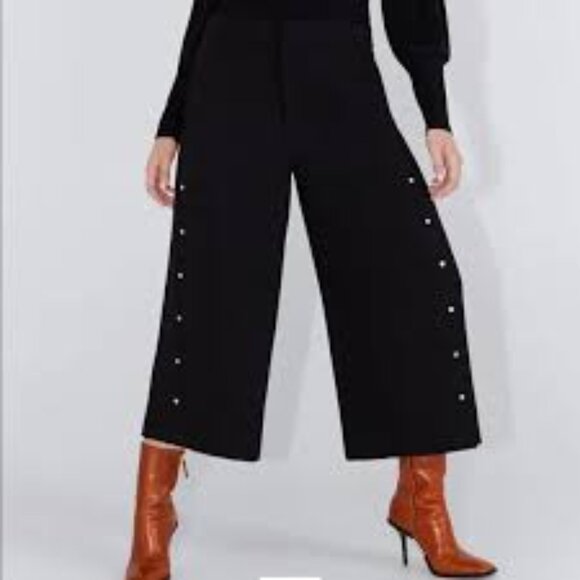 Women's Zara Black Wide Leg Culottes With Button Accents - Picture 1 of 8